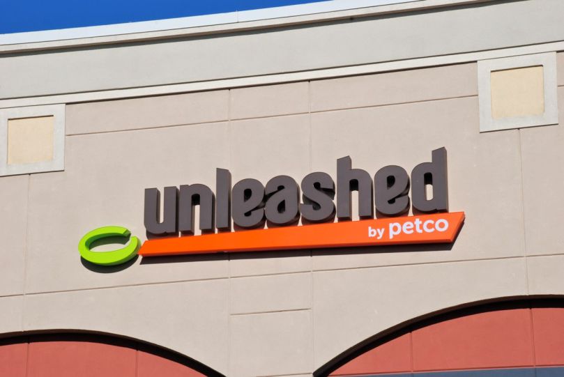 unleashed_by_petco_sign_2013